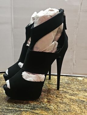 Giuseppe Zanotti Black Strappy Peep-Toe Platform Stilettos